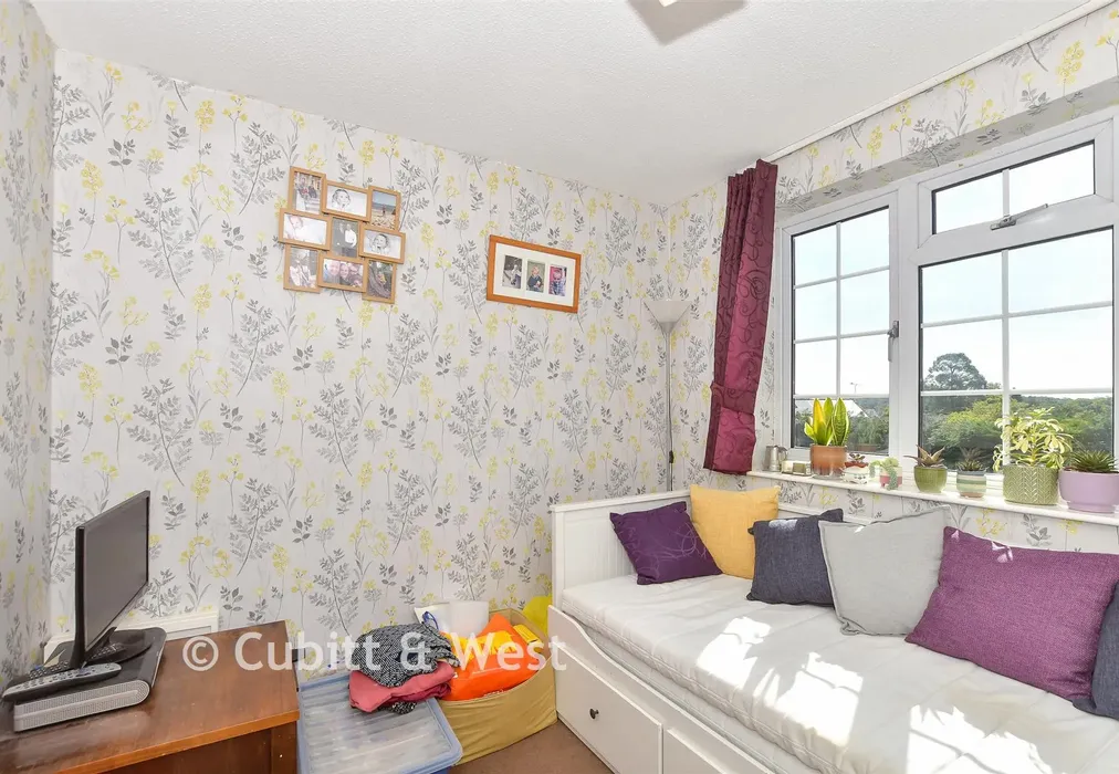 Bedroom 4 - Burleigh Way, Crawley Down, West Sussex - Wards of Kent