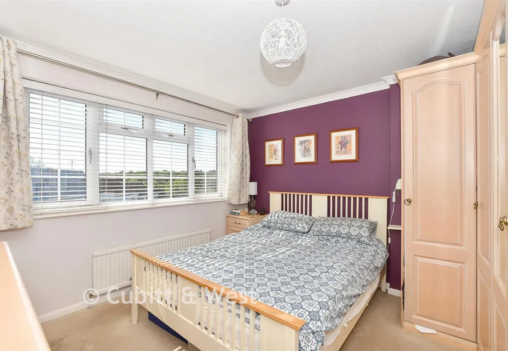 Bedroom 1 - Burleigh Way, Crawley Down, West Sussex - Wards of Kent