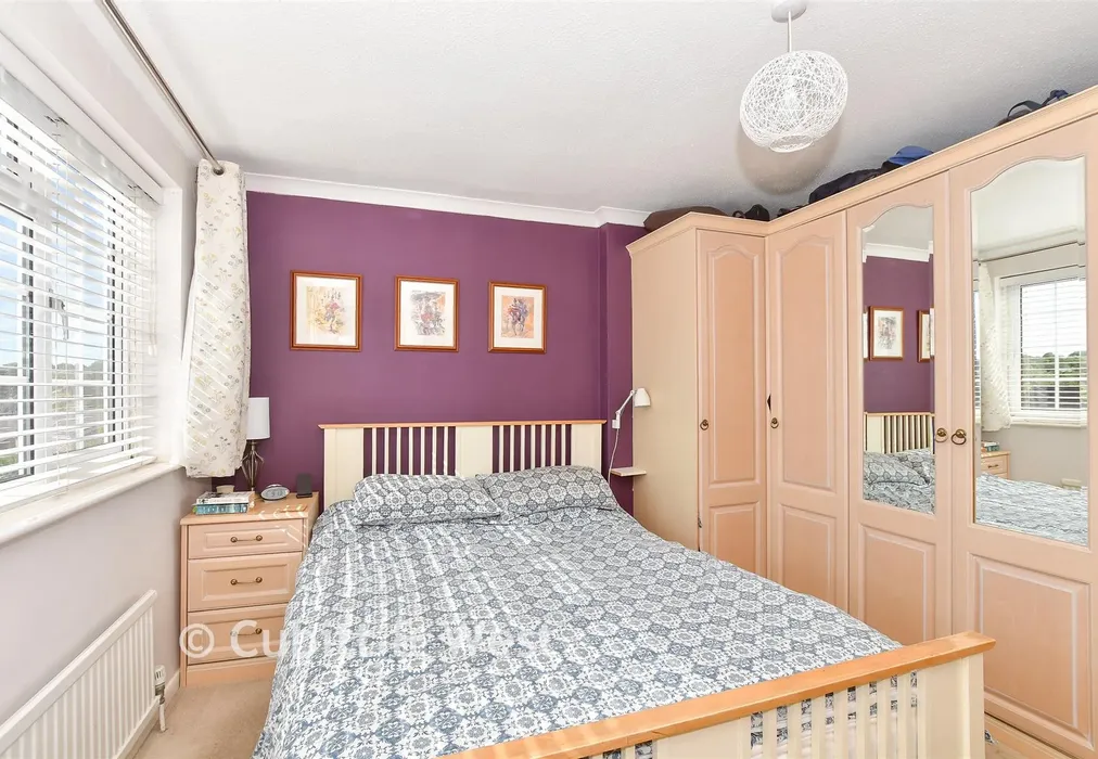 Bedroom 1 - Burleigh Way, Crawley Down, West Sussex - Wards of Kent