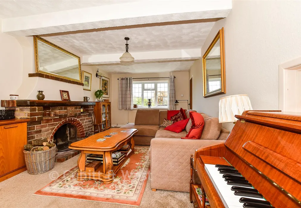 Lounge/ Dining Room - Princes Field, Berwick, East Sussex - Wards of Kent