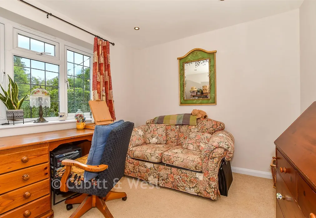 Annexe Bedroom - Princes Field, Berwick, East Sussex - Wards of Kent