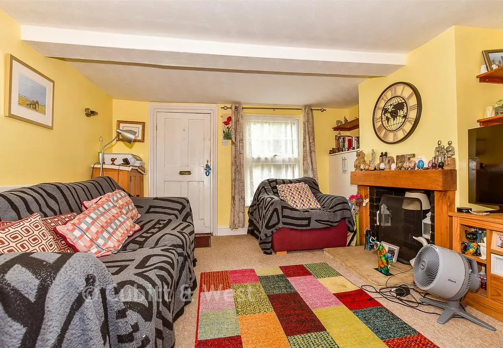 Lounge - Tower Street, Heathfield, East Sussex - Wards of Kent