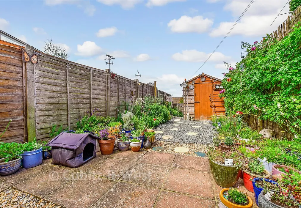 Rear Garden - Tower Street, Heathfield, East Sussex - Wards of Kent