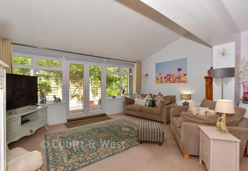 Lounge/Dining Area - Oddstones, Pulborough, West Sussex - Wards of Kent