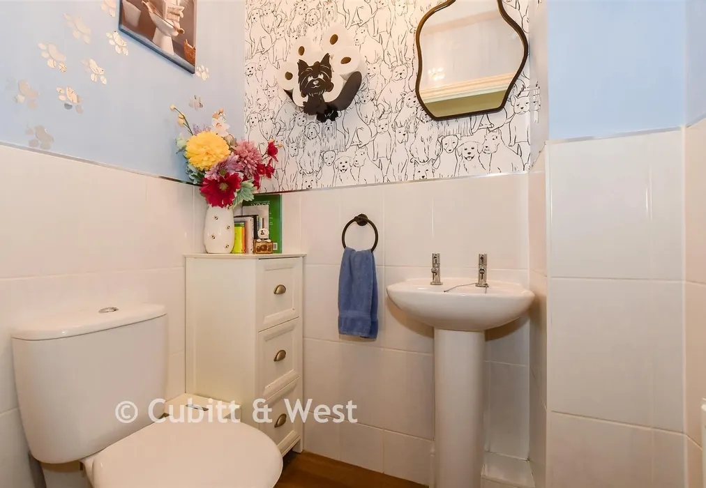 Internal Feature - Oddstones, Pulborough, West Sussex - Wards of Kent