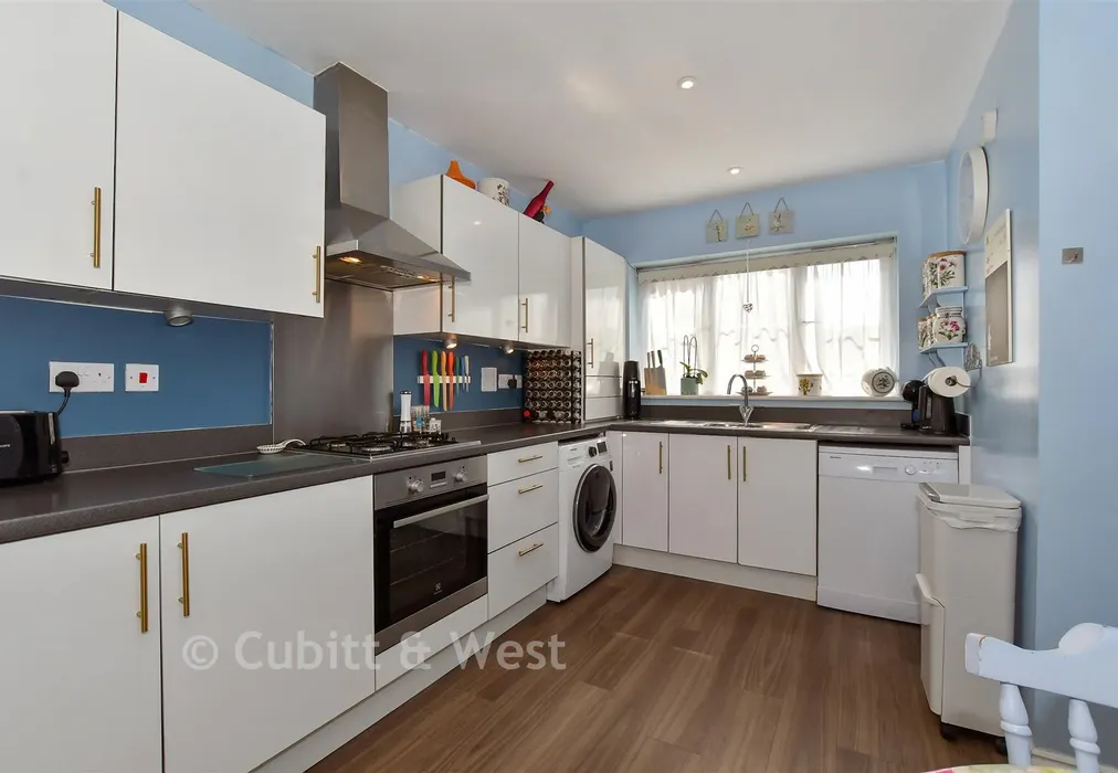 Kitchen/ Breakfast Room - Oddstones, Pulborough, West Sussex - Wards of Kent