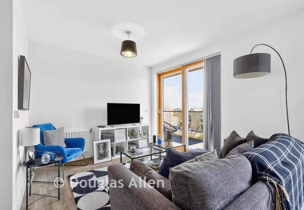 Lounge Area - Ripplegate Walk, Barking, Essex - Wards of Kent