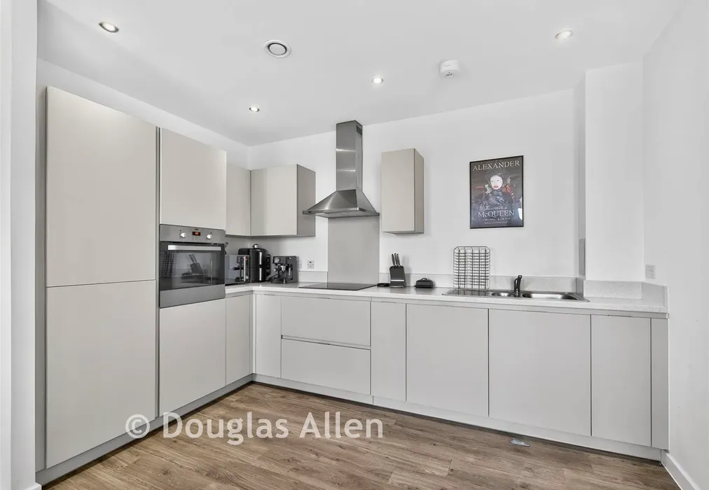 Kitchen - Ripplegate Walk, Barking, Essex - Wards of Kent