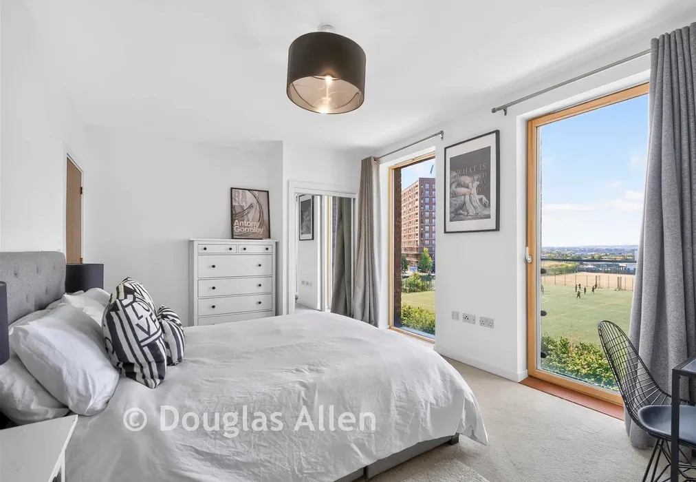 Bedroom 1 - Ripplegate Walk, Barking, Essex - Wards of Kent