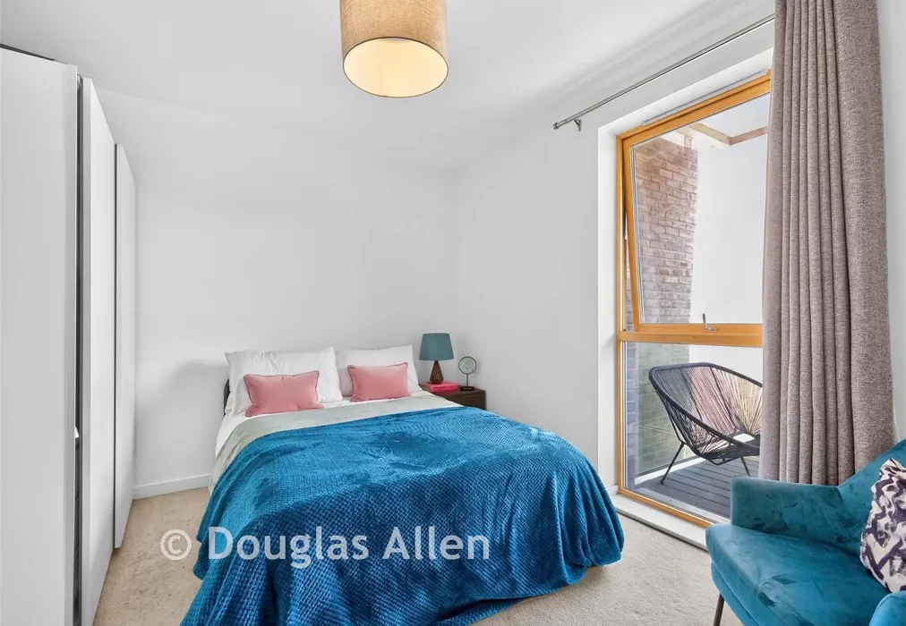 Bedroom 2 - Ripplegate Walk, Barking, Essex - Wards of Kent
