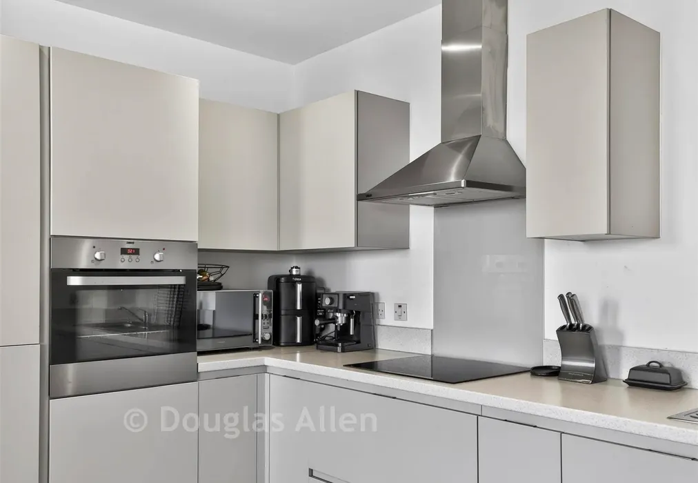 Internal Feature/Lifestyle - Ripplegate Walk, Barking, Essex - Wards of Kent