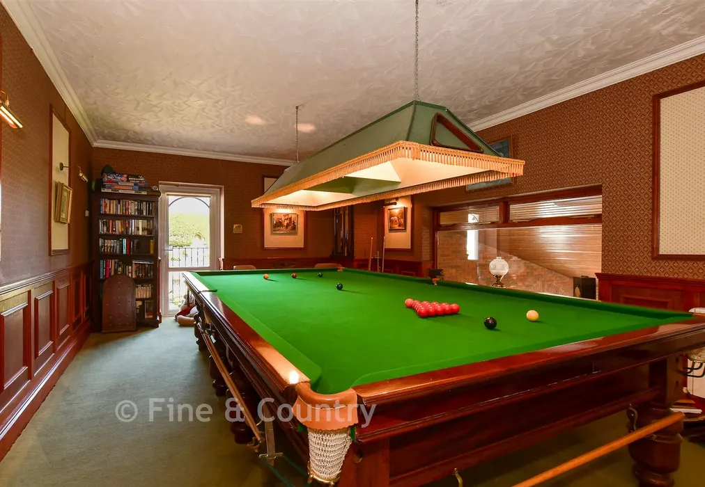 Games Room - Manor Road, Shanklin, Isle of Wight - Wards of Kent