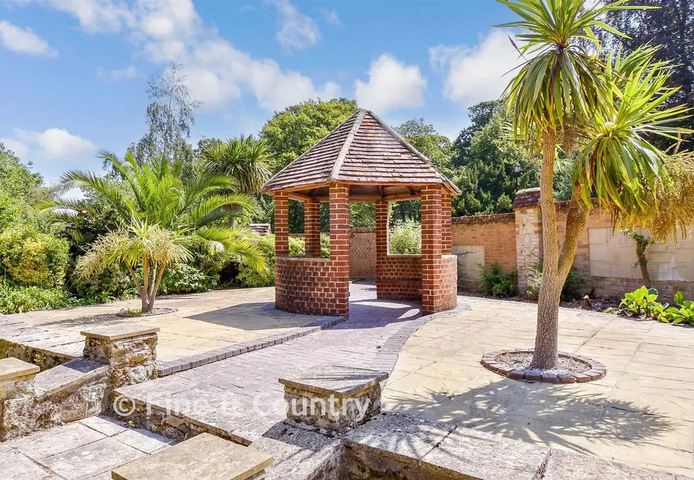 External Feature - Manor Road, Shanklin, Isle of Wight - Wards of Kent