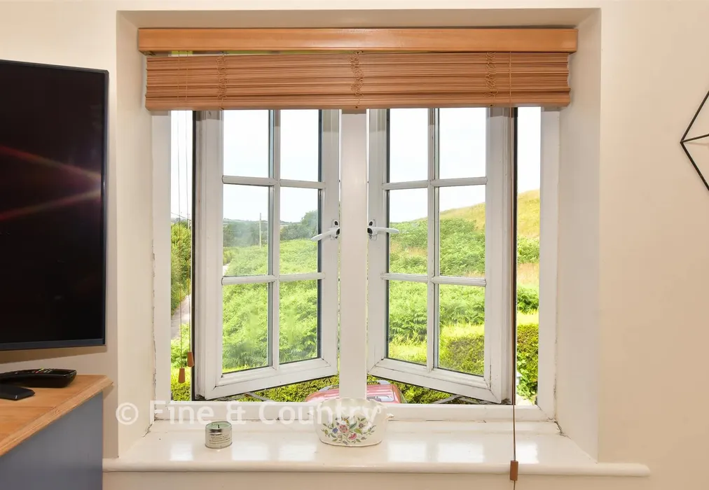 Internal Lifestyle Photograph - Sheepwash Lane, Godshill, Isle of Wight - Wards of Kent