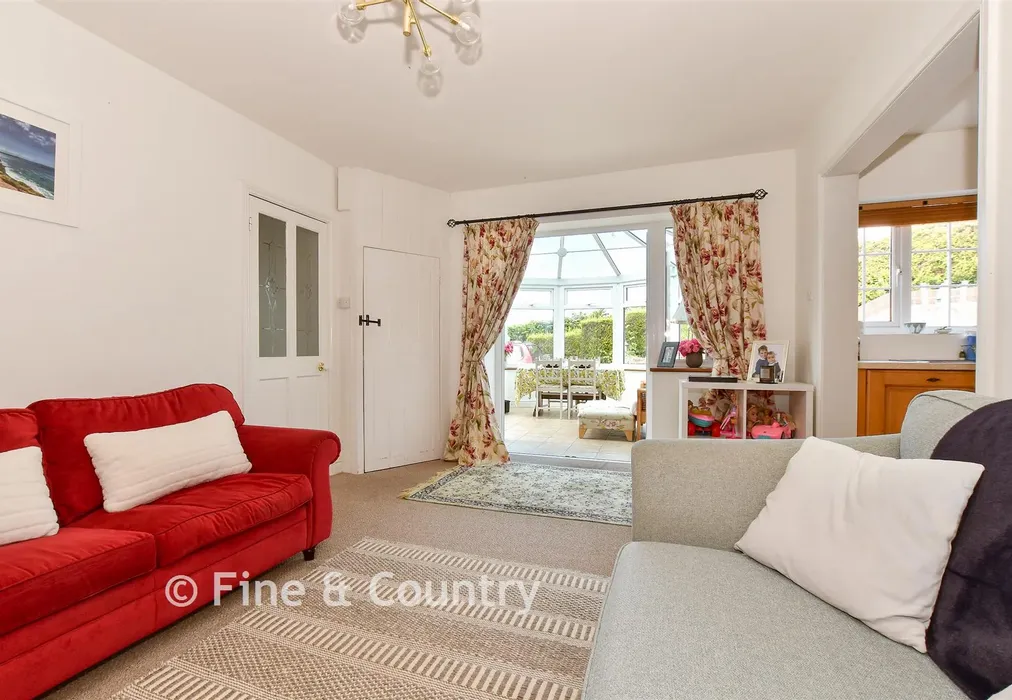 Internal Lifestyle Photograph - Sheepwash Lane, Godshill, Isle of Wight - Wards of Kent