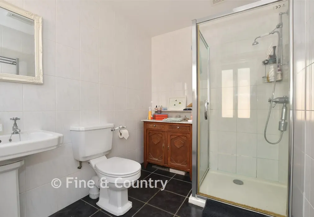 Shower Room - Sheepwash Lane, Godshill, Isle of Wight - Wards of Kent