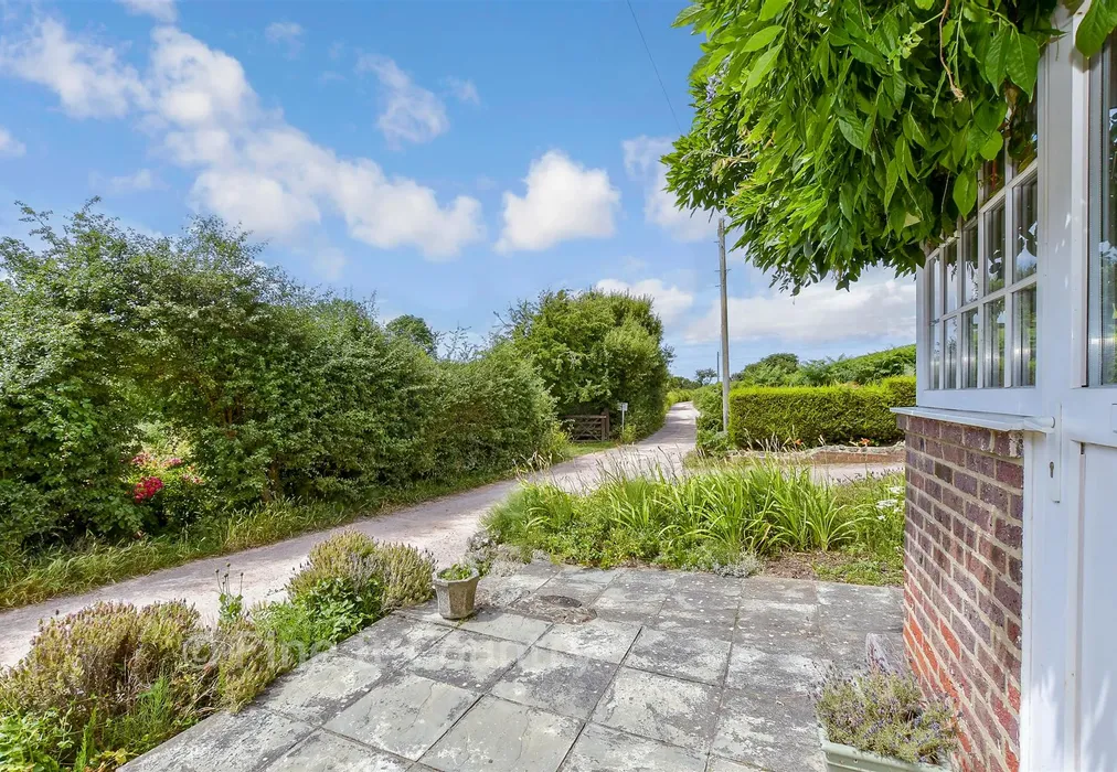External Lifestyle Photograph - Sheepwash Lane, Godshill, Isle of Wight - Wards of Kent