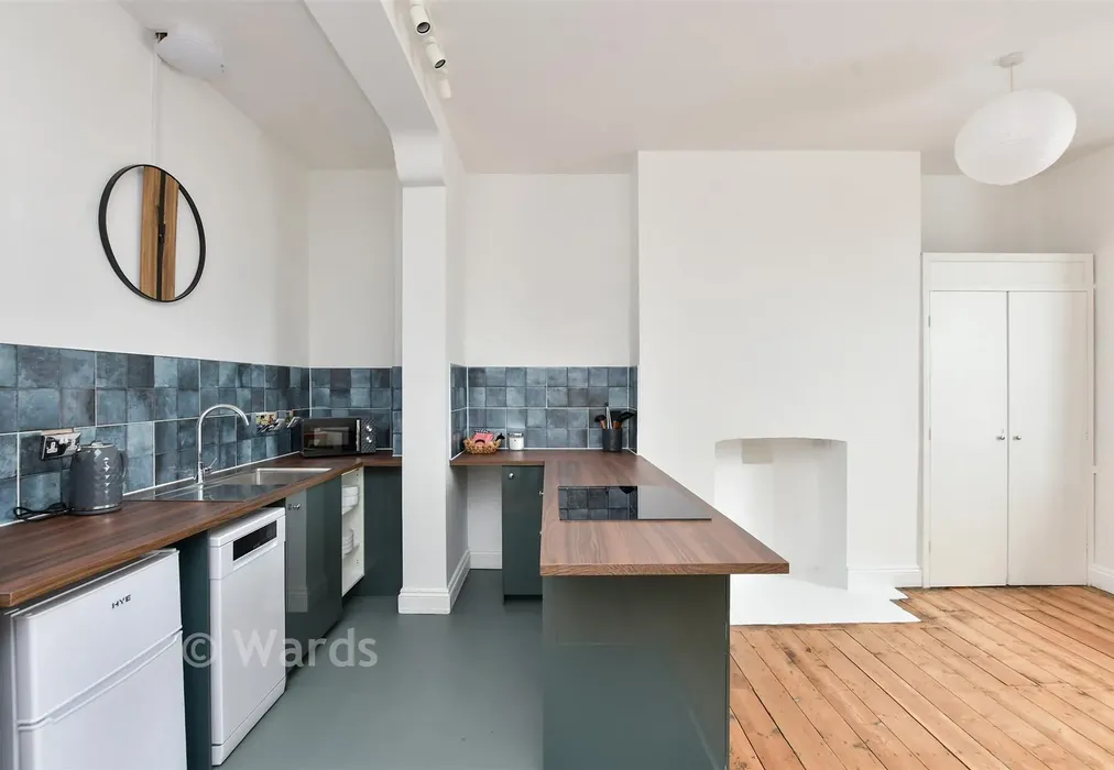 Kitchen - Grosvenor Place, Margate, Kent - Wards of Kent