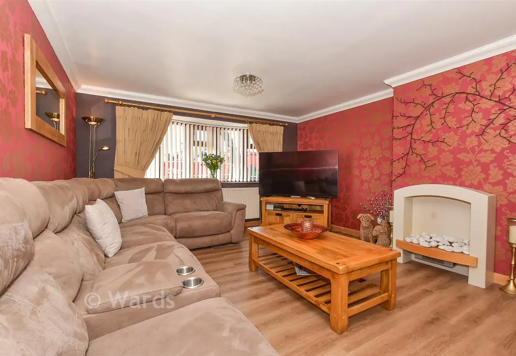 Lounge/Diner - Drake Avenue, Minster On Sea, Sheerness, Kent - Wards of Kent