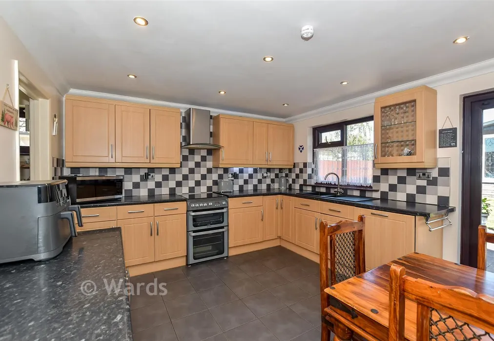 Kitchen/Breakfast Room - Drake Avenue, Minster On Sea, Sheerness, Kent - Wards of Kent