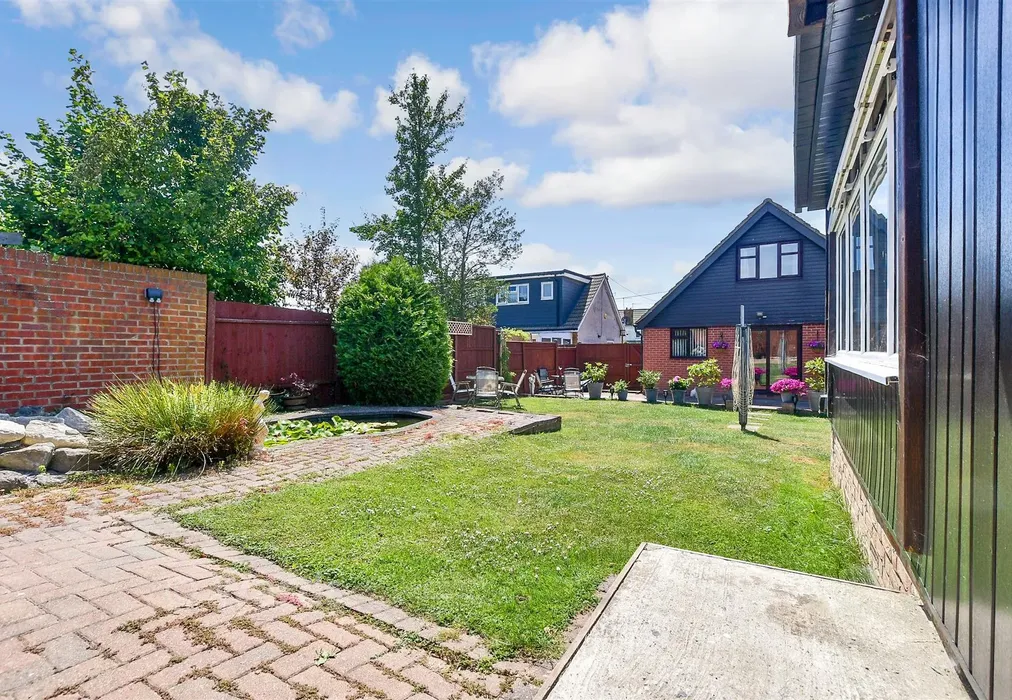 Rear Garden - Drake Avenue, Minster On Sea, Sheerness, Kent - Wards of Kent
