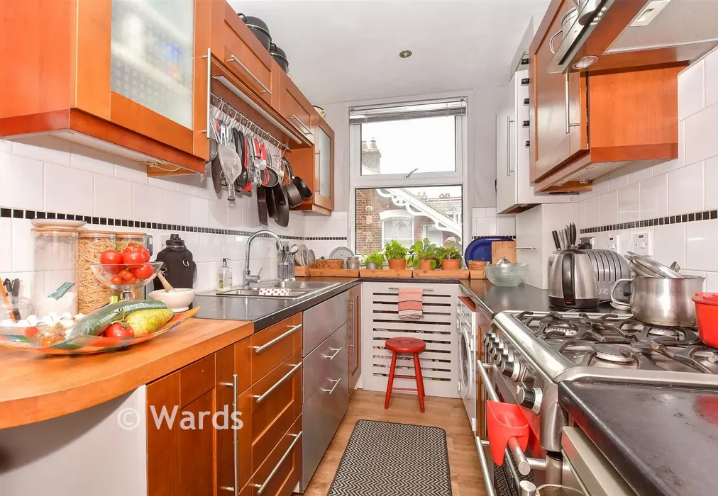 Kitchen - London Road, Deal, Kent - Wards of Kent