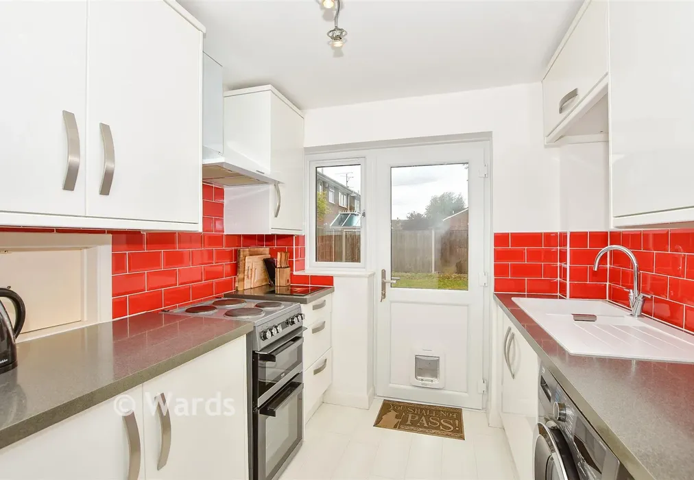 Kitchen - Moor Park Close, Rainham, Gillingham, Kent - Wards of Kent