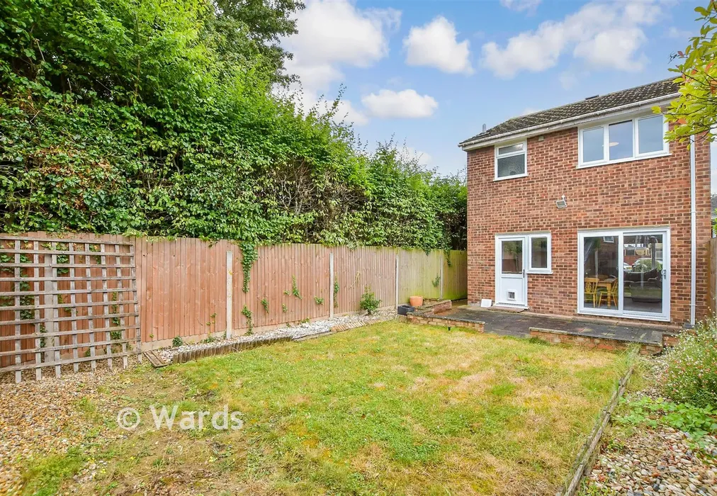 Rear Garden - Moor Park Close, Rainham, Gillingham, Kent - Wards of Kent
