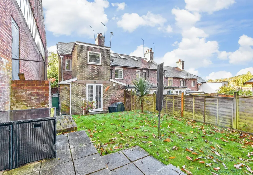 Rear Garden - North Row, Uckfield, East Sussex - Wards of Kent