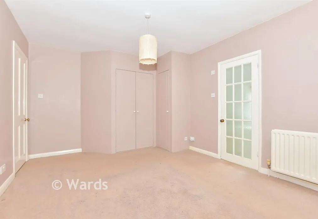 Bedroom 1 - Teddars Leas Road, Etchinghill, Kent - Wards of Kent
