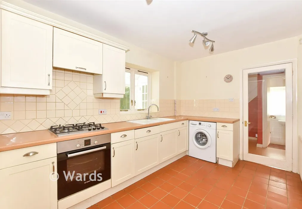 Kitchen - Teddars Leas Road, Etchinghill, Kent - Wards of Kent