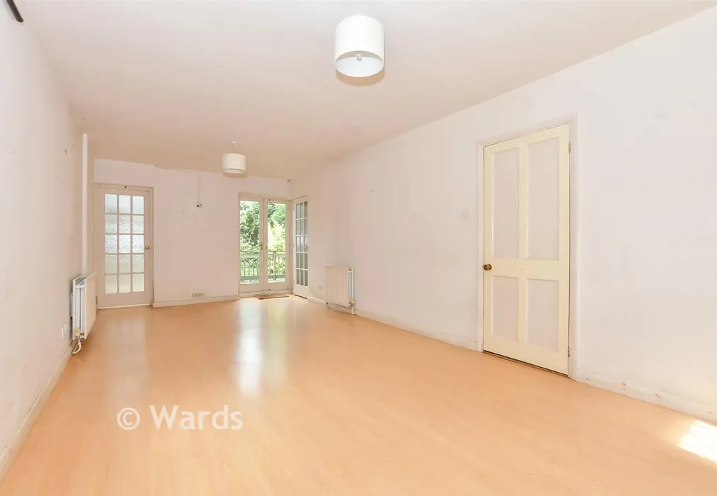 Lounge - Teddars Leas Road, Etchinghill, Kent - Wards of Kent