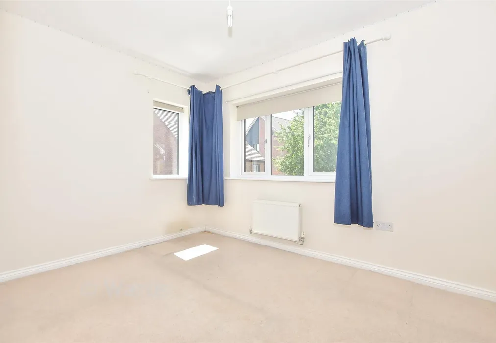 Bedroom 2 - Beadsman Crescent, West Malling, Kent - Wards of Kent