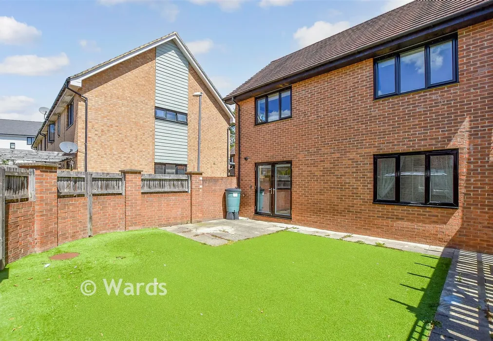 Rear Garden - Beadsman Crescent, West Malling, Kent - Wards of Kent
