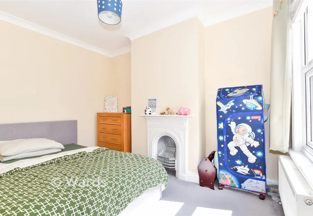 Bedroom 2 - Tonbridge Road, Maidstone, Kent - Wards of Kent
