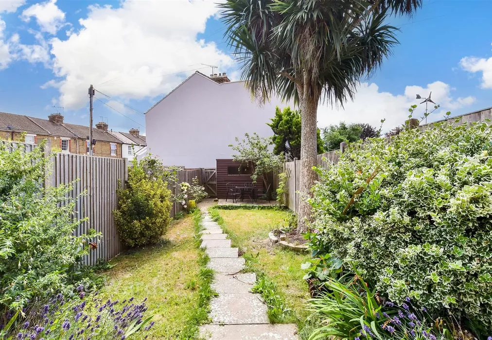 Rear Garden - Tonbridge Road, Maidstone, Kent - Wards of Kent