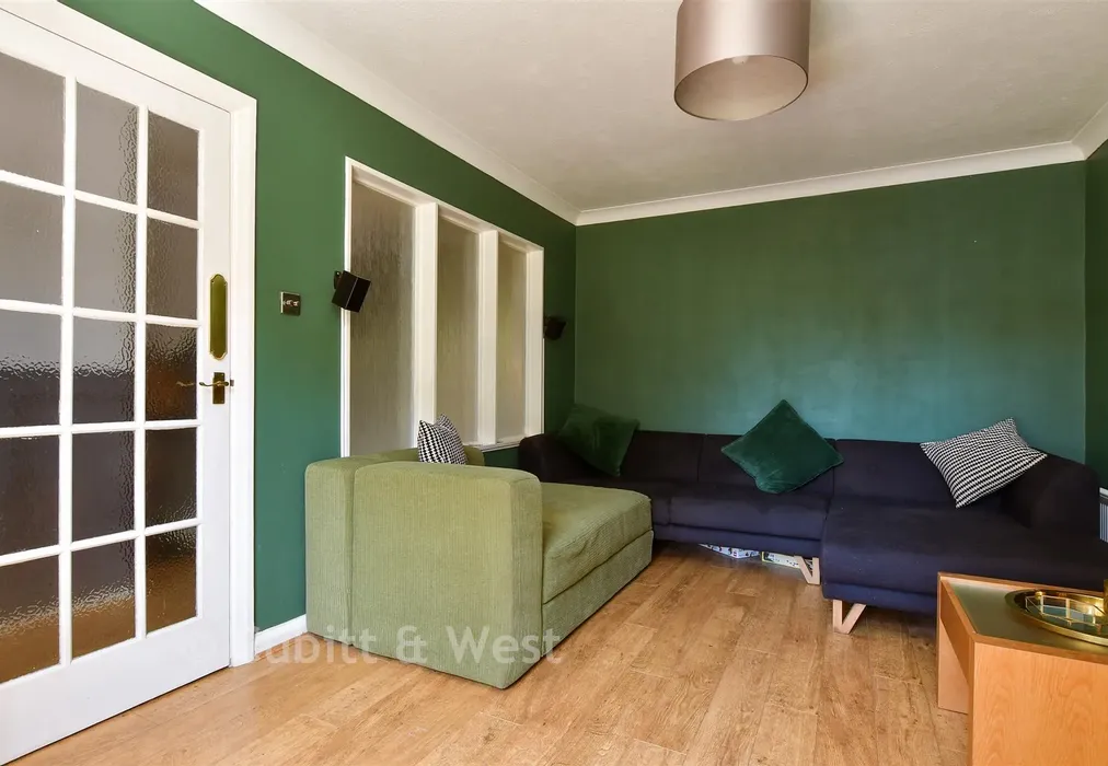 Living Room - Springfield Gardens, Worthing, West Sussex - Wards of Kent