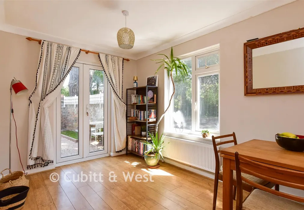 Dining Room - Springfield Gardens, Worthing, West Sussex - Wards of Kent