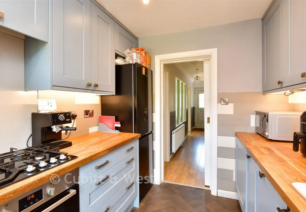 Kitchen - Springfield Gardens, Worthing, West Sussex - Wards of Kent