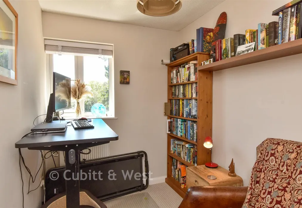 Bedroom 3 - Springfield Gardens, Worthing, West Sussex - Wards of Kent