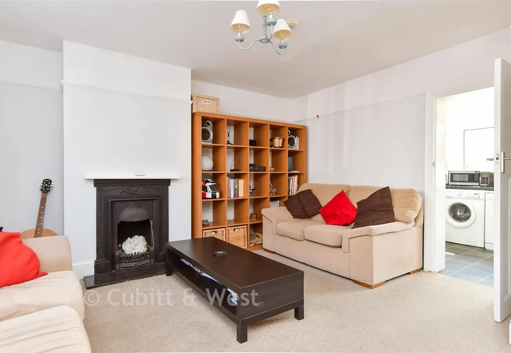 Lounge - Gordon Avenue, Bognor Regis, West Sussex - Wards of Kent