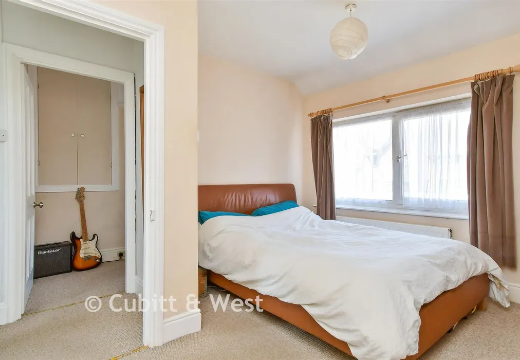 Bedroom 1 - Gordon Avenue, Bognor Regis, West Sussex - Wards of Kent