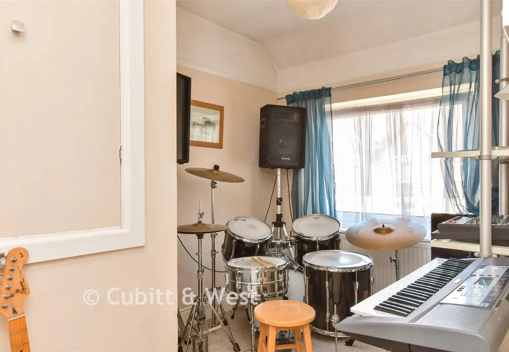 Bedroom 3 - Gordon Avenue, Bognor Regis, West Sussex - Wards of Kent