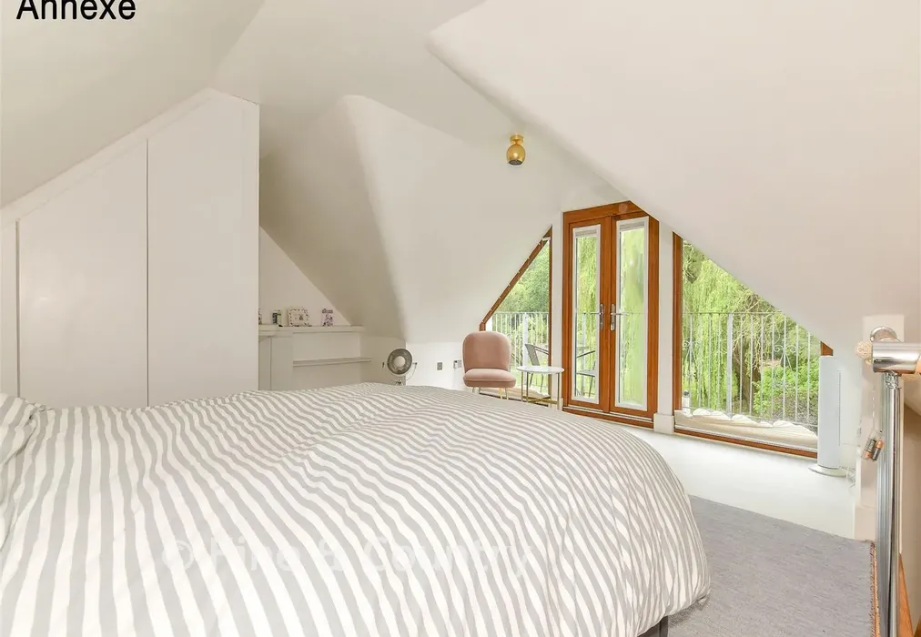 Lodge Bedroom - Fordwich Road, Sturry, Canterbury, Kent - Wards of Kent
