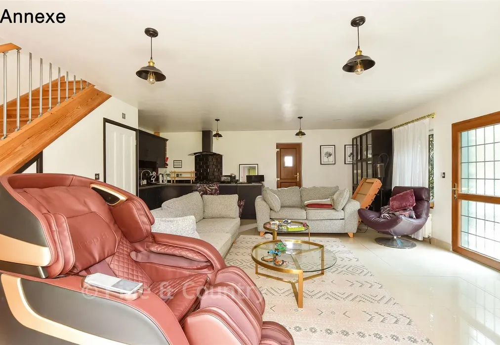 Lodge Lounge/Diner/ Kitchenette - Fordwich Road, Sturry, Canterbury, Kent - Wards of Kent
