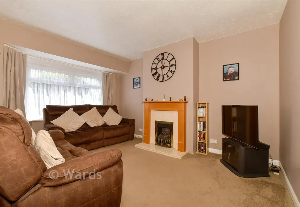 Lounge - Poplar Drive, Herne Bay, Kent - Wards of Kent