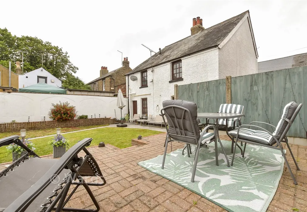 Patio / Decking - Victoria Road, Broadstairs, Kent - Wards of Kent