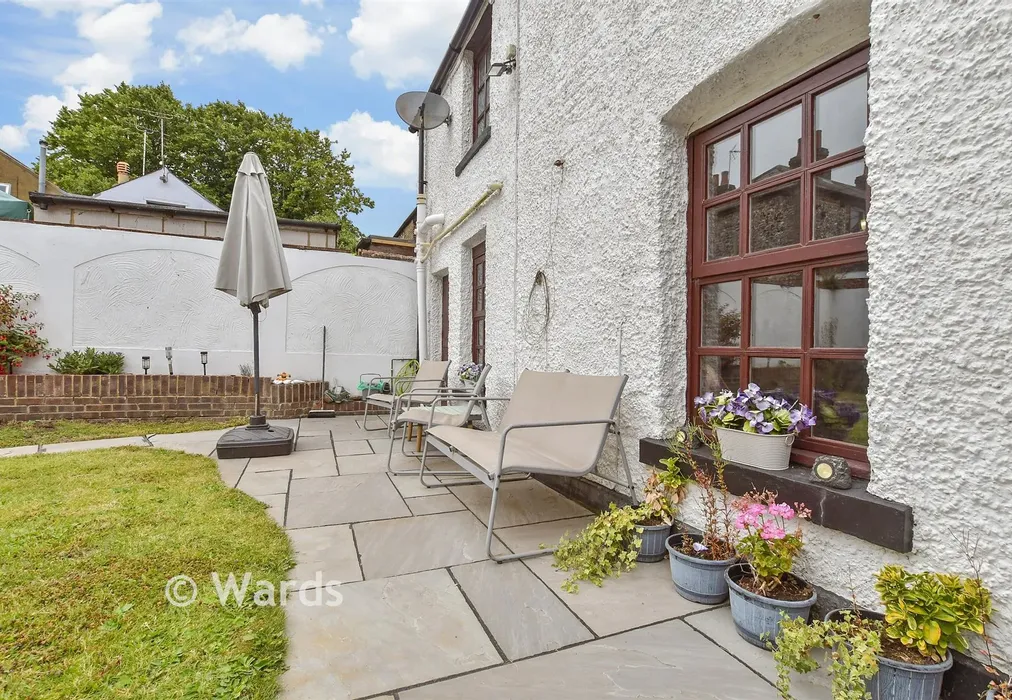 External Lifestyle Photograph - Victoria Road, Broadstairs, Kent - Wards of Kent