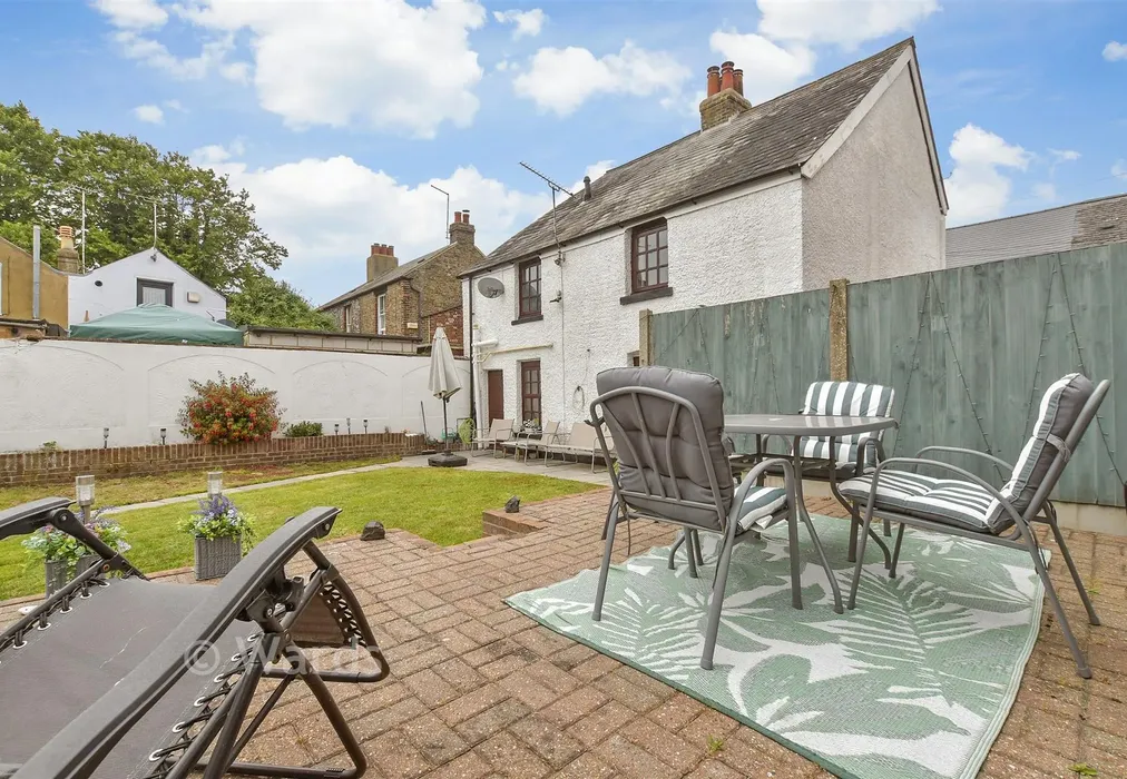 Patio / Decking - Victoria Road, Broadstairs, Kent - Wards of Kent