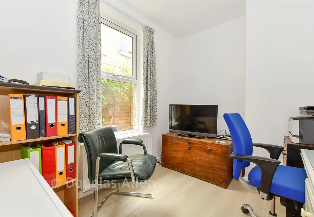 Bedroom 2 - Chewton Road, Walthamstow - Wards of Kent